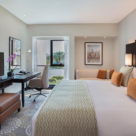 Crowne Plaza Bahrain By Ihg Hotel Manama Exterior photo Deluxe room