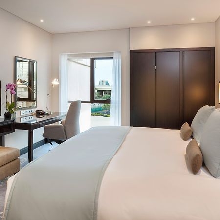 Crowne Plaza Bahrain By Ihg Hotel Manama Exterior photo Deluxe Room