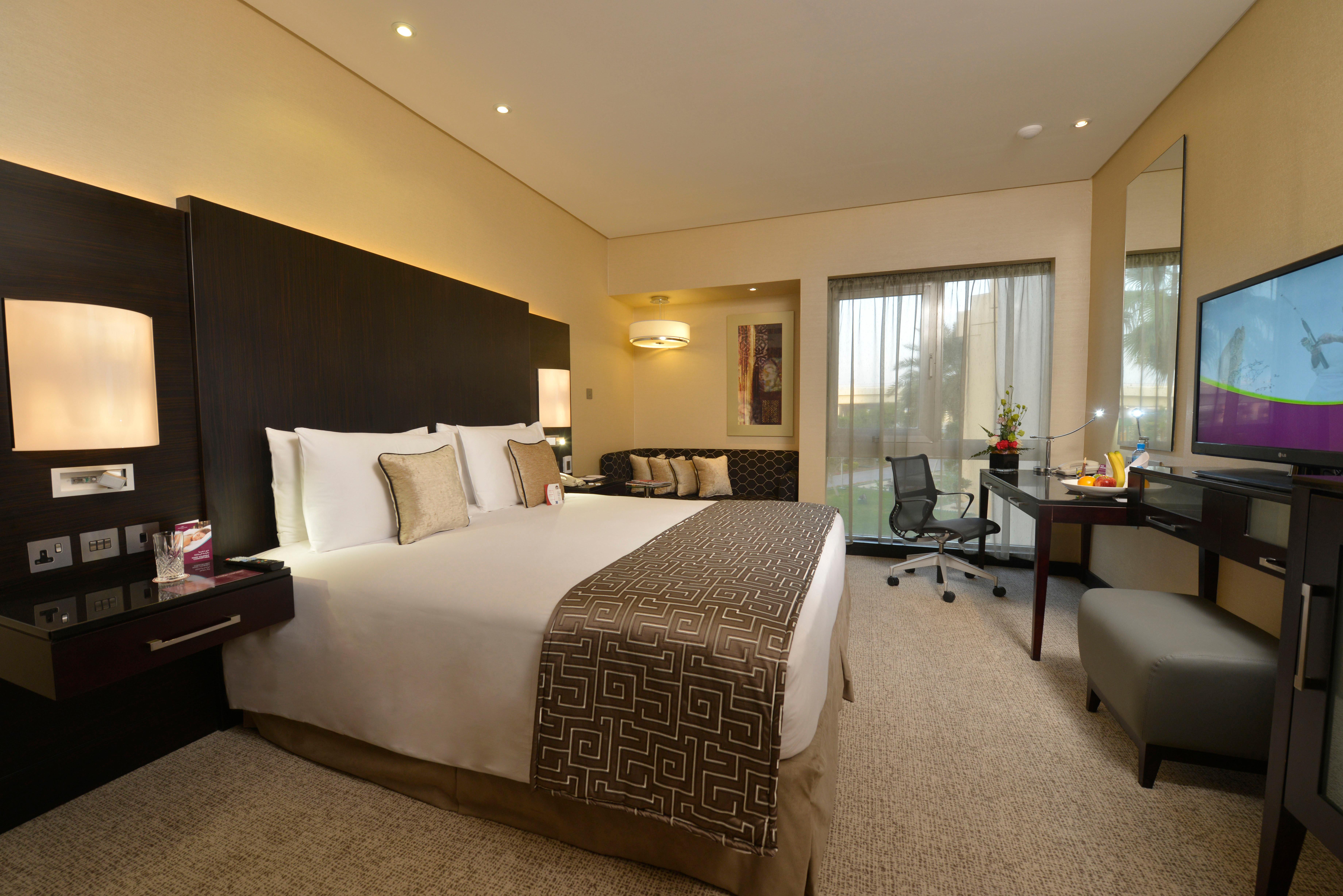 Crowne Plaza Bahrain By Ihg Hotel Manama Exterior photo A room at the Taj Bengal