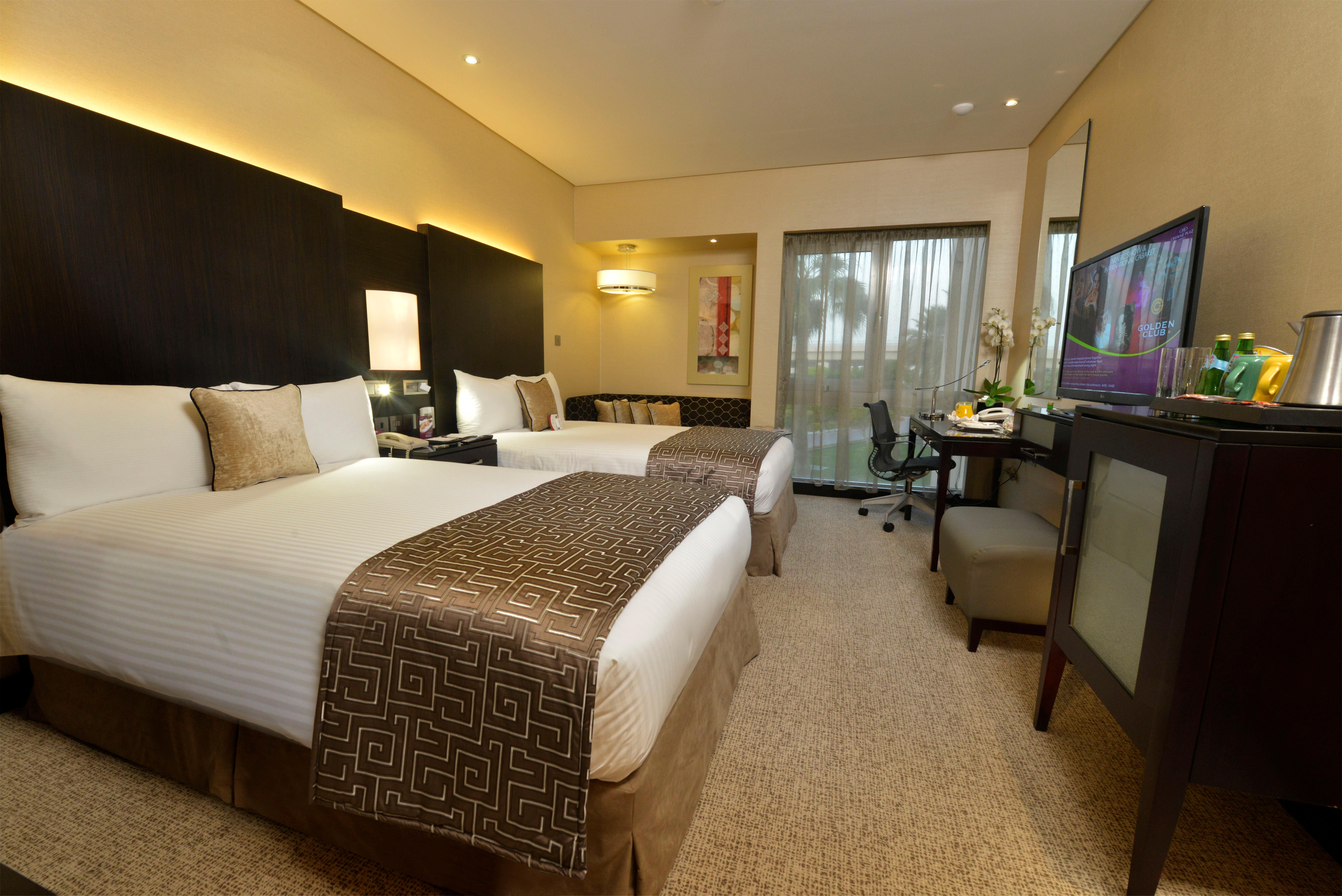 Crowne Plaza Bahrain By Ihg Hotel Manama Exterior photo Deluxe Room