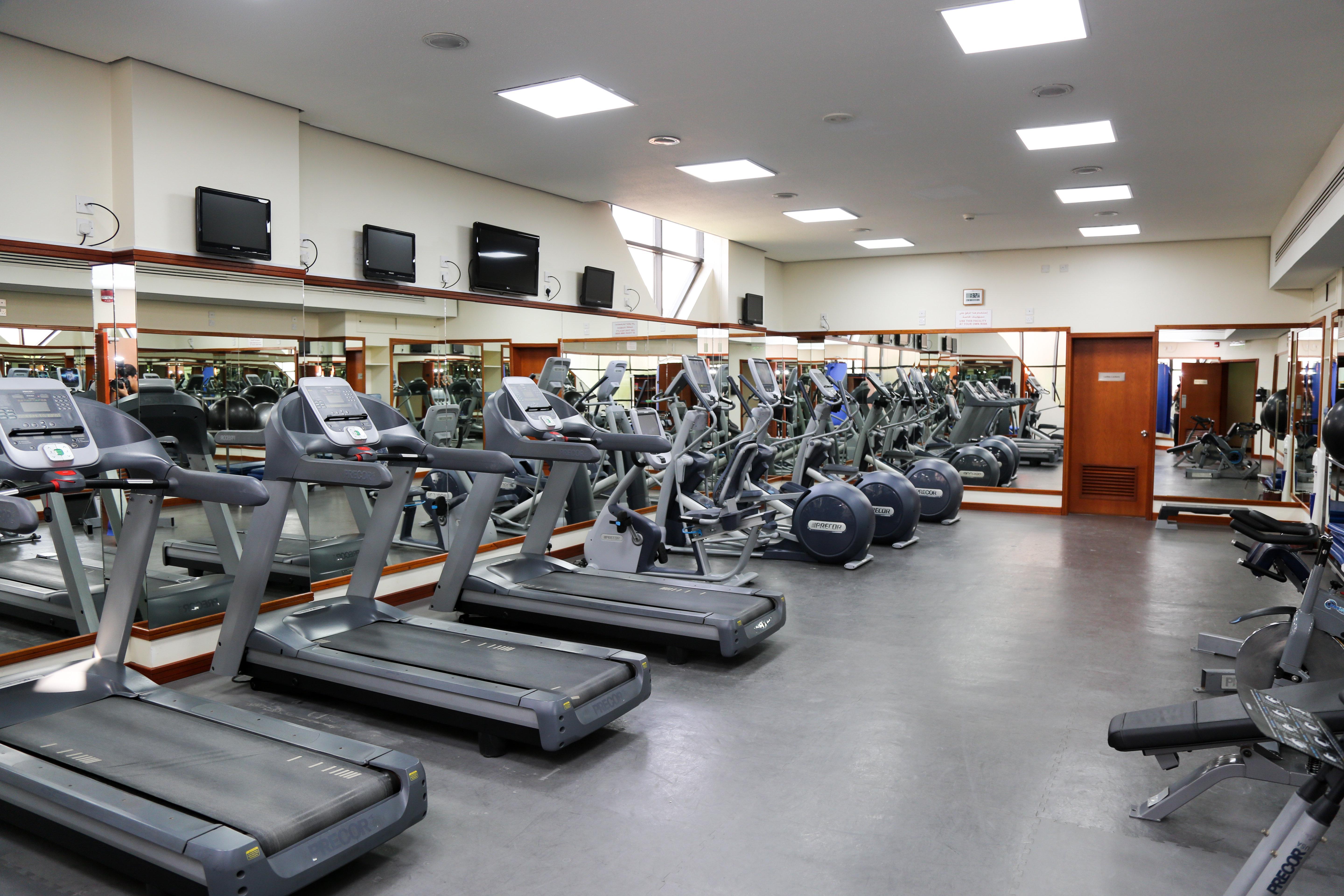 Crowne Plaza Bahrain By Ihg Hotel Manama Exterior photo The gym at the hotel