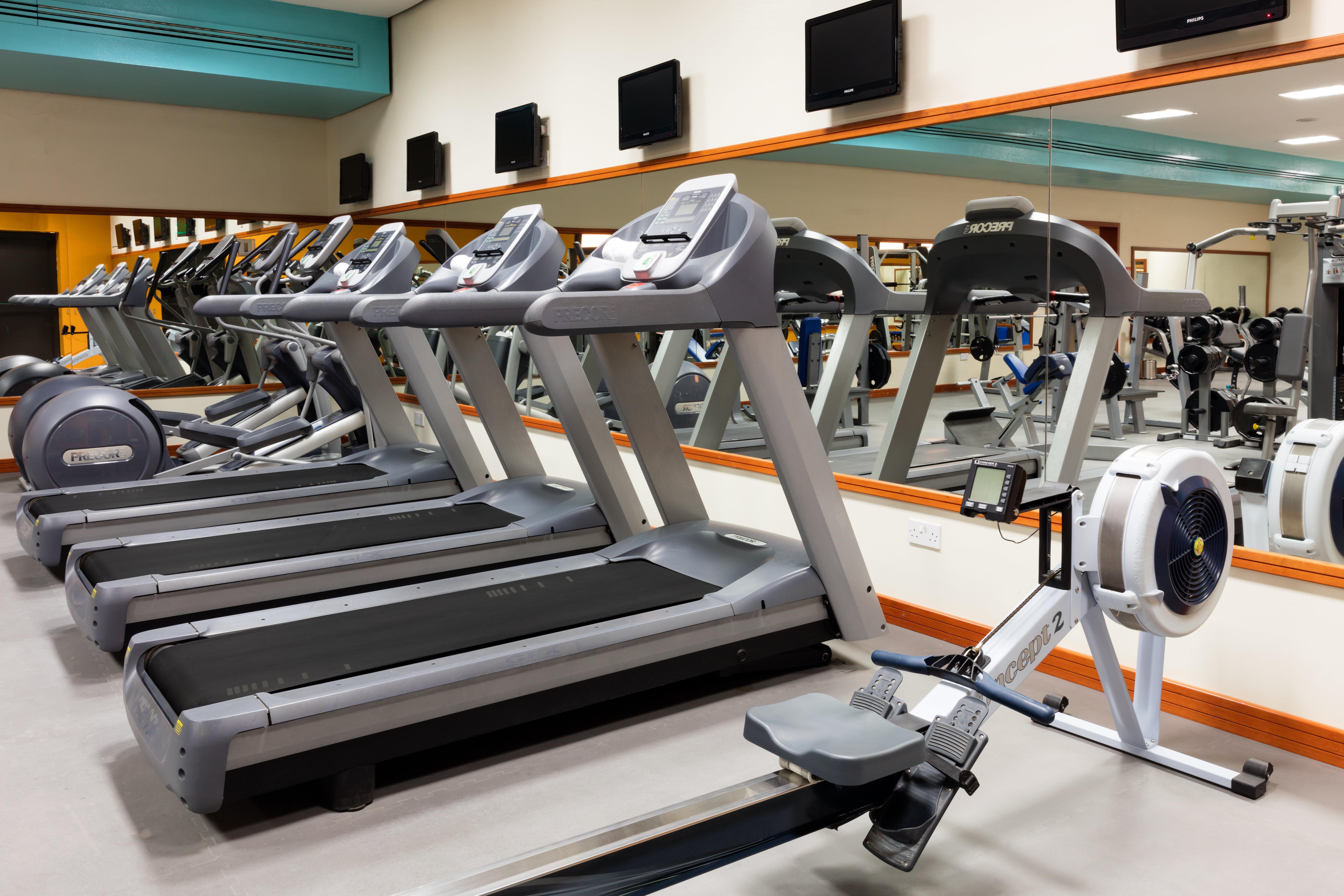 Crowne Plaza Bahrain By Ihg Hotel Manama Exterior photo A rowergometer in a gym