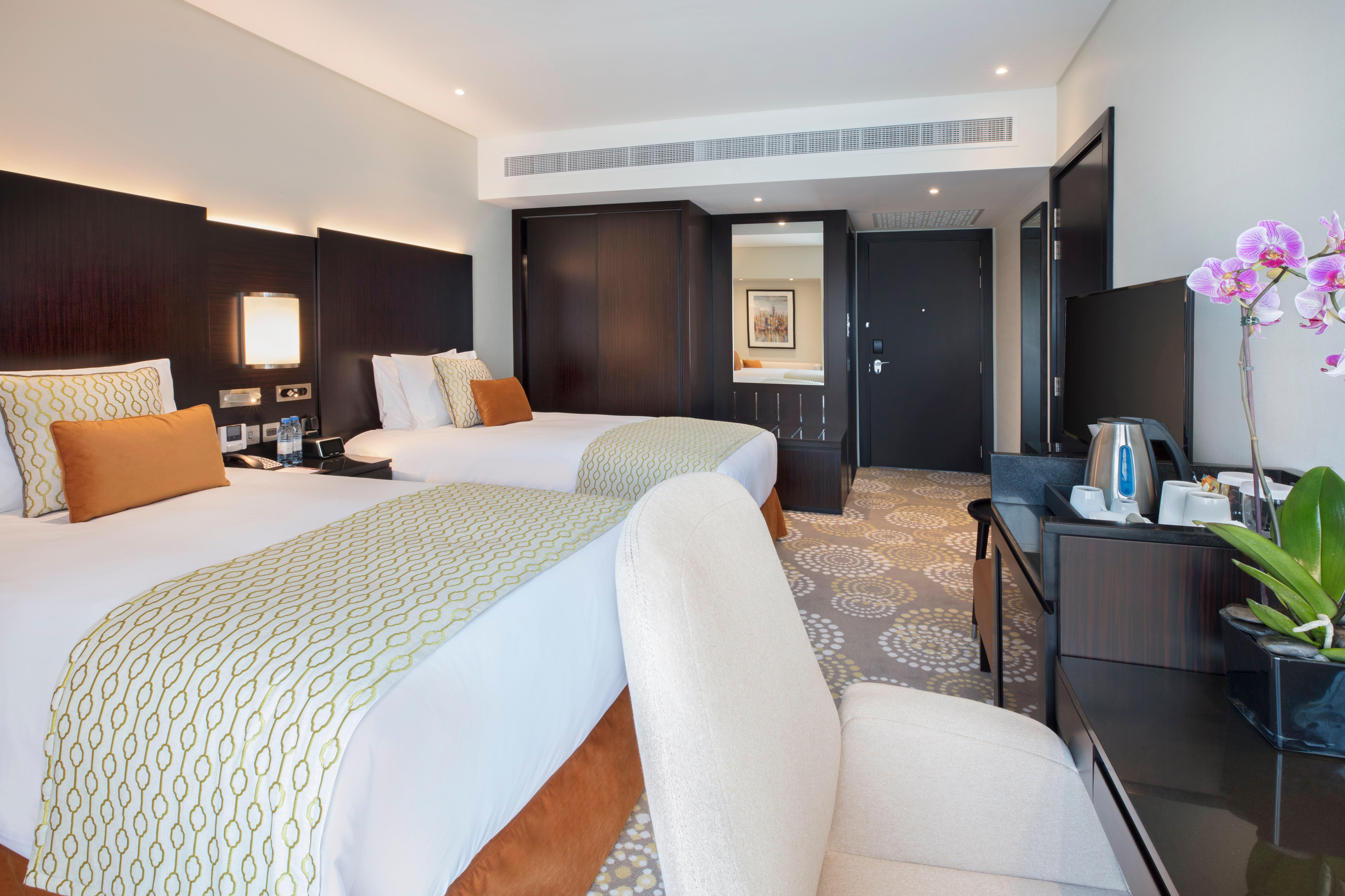 Crowne Plaza Bahrain By Ihg Hotel Manama Exterior photo Deluxe Room