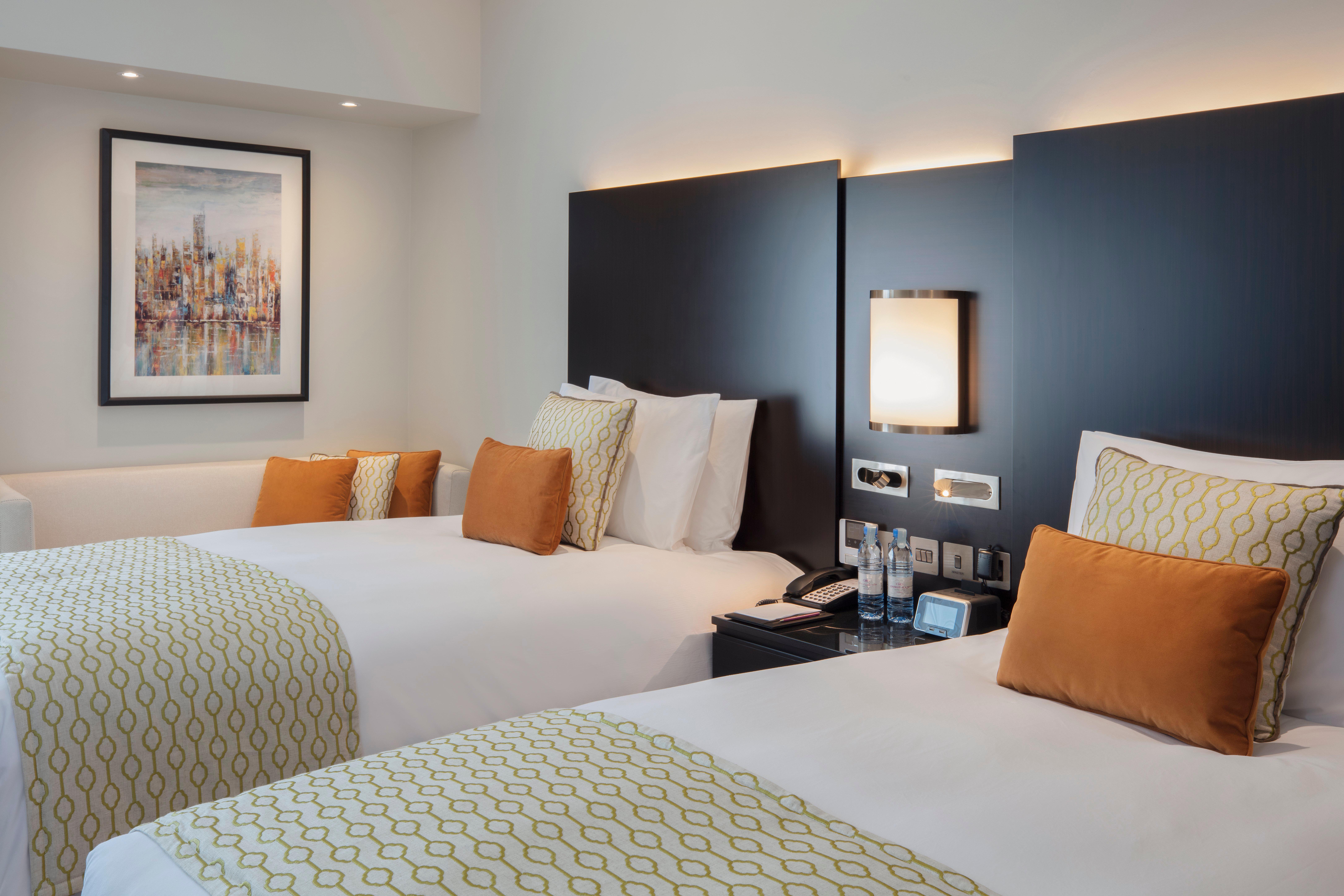 Crowne Plaza Bahrain By Ihg Hotel Manama Exterior photo A room at the hotel