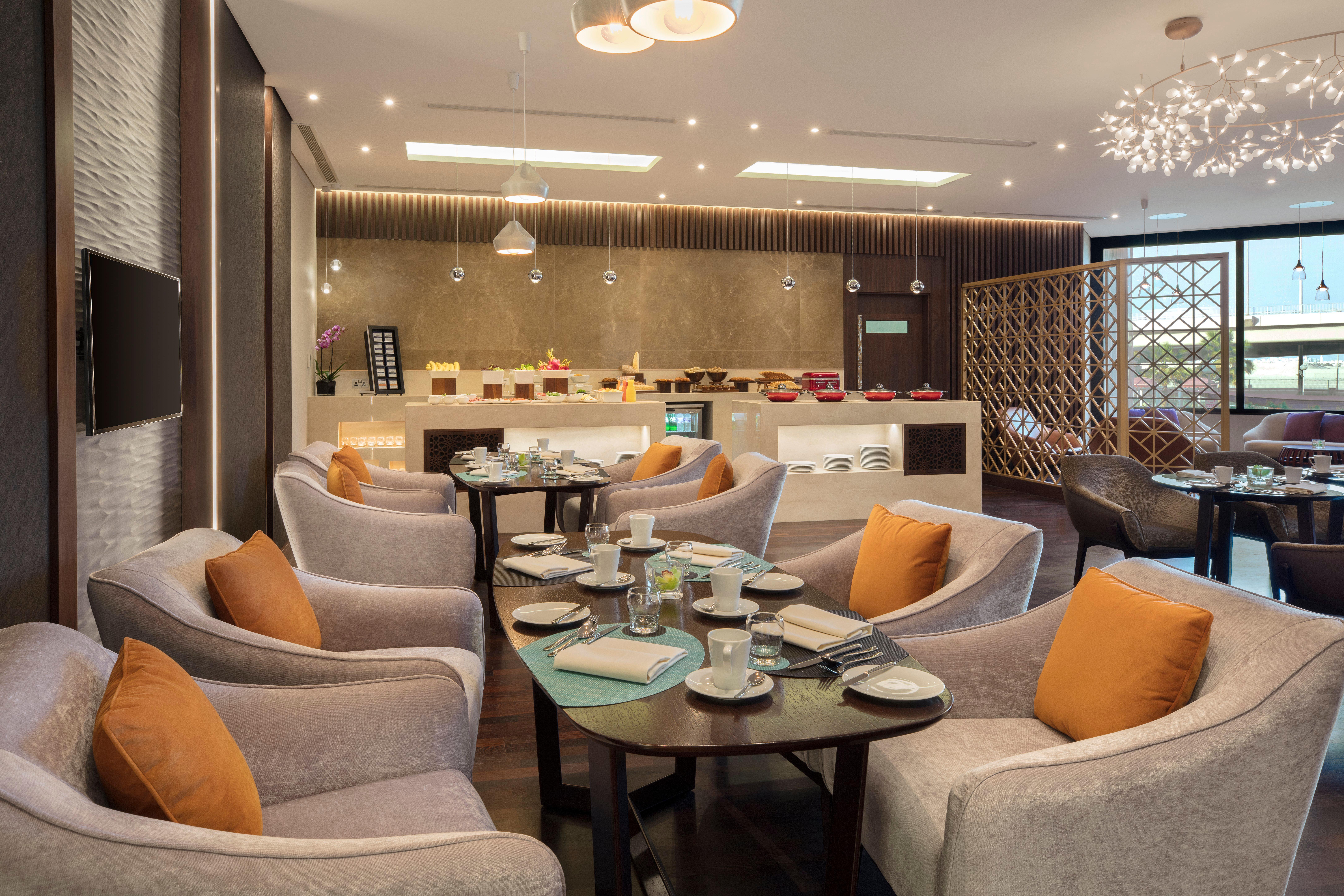 Crowne Plaza Bahrain By Ihg Hotel Manama Exterior photo The lounge at the airport