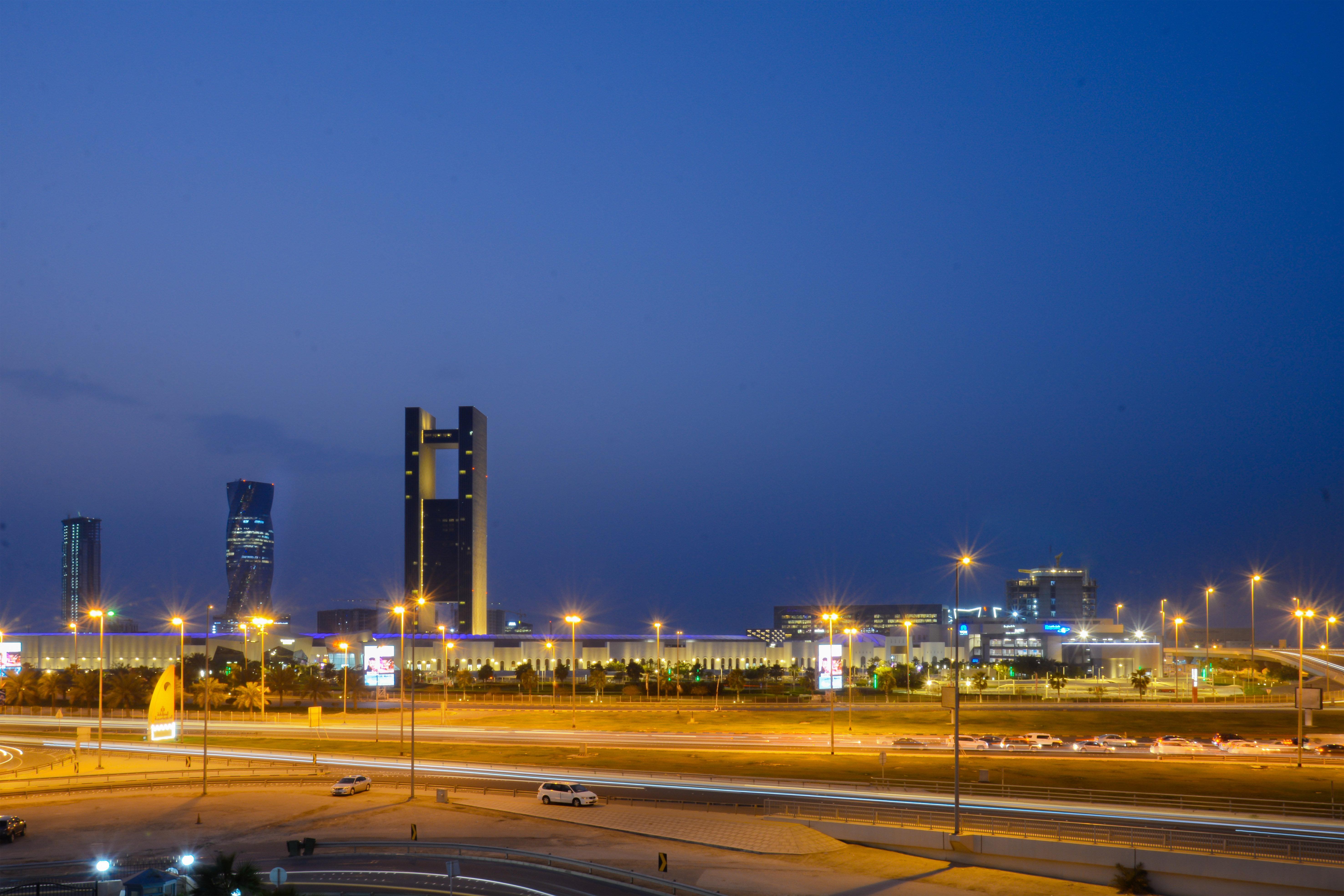 Crowne Plaza Bahrain By Ihg Hotel Manama Exterior photo Riyadh skyline