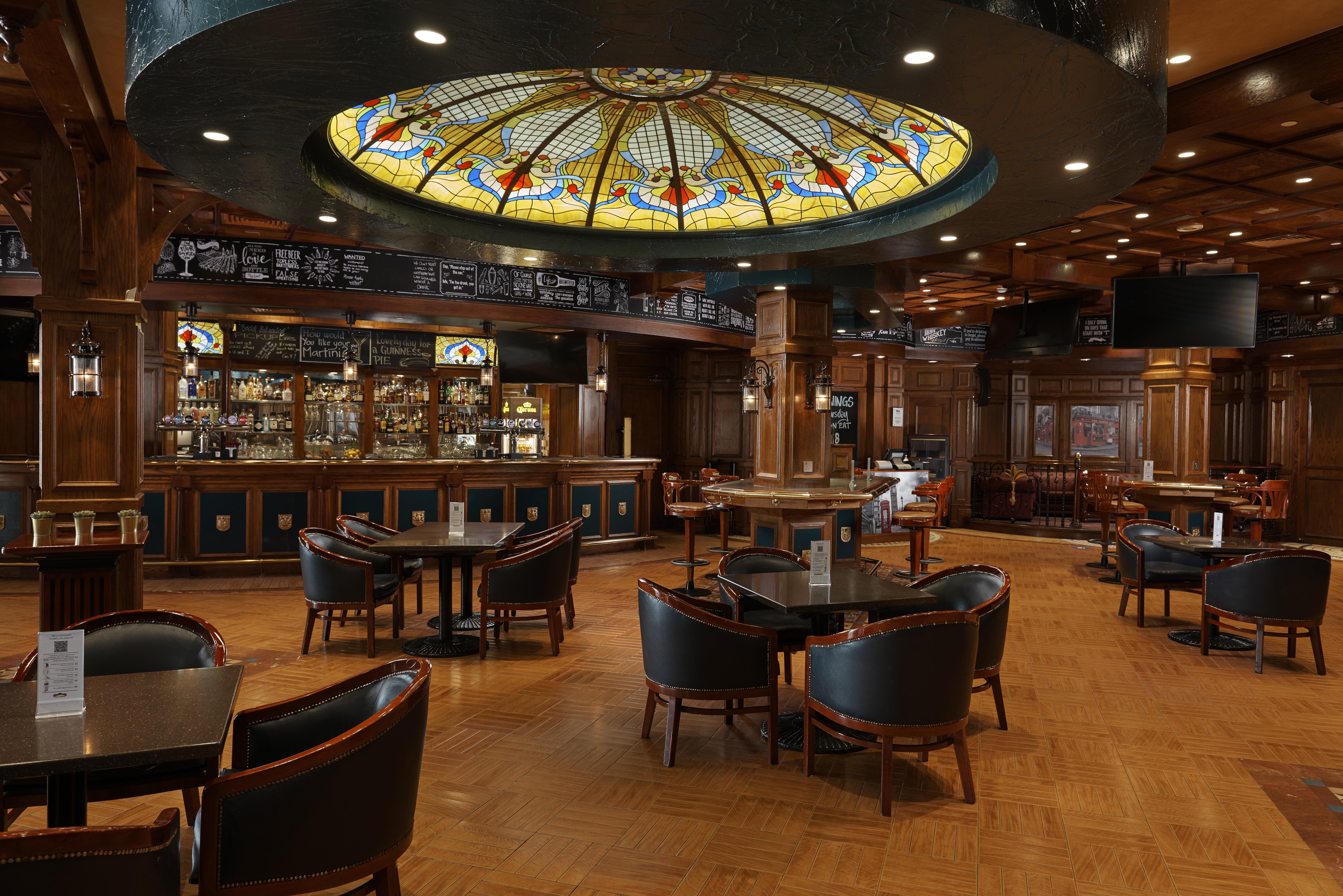 Crowne Plaza Bahrain By Ihg Hotel Manama Exterior photo The interior of the bar
