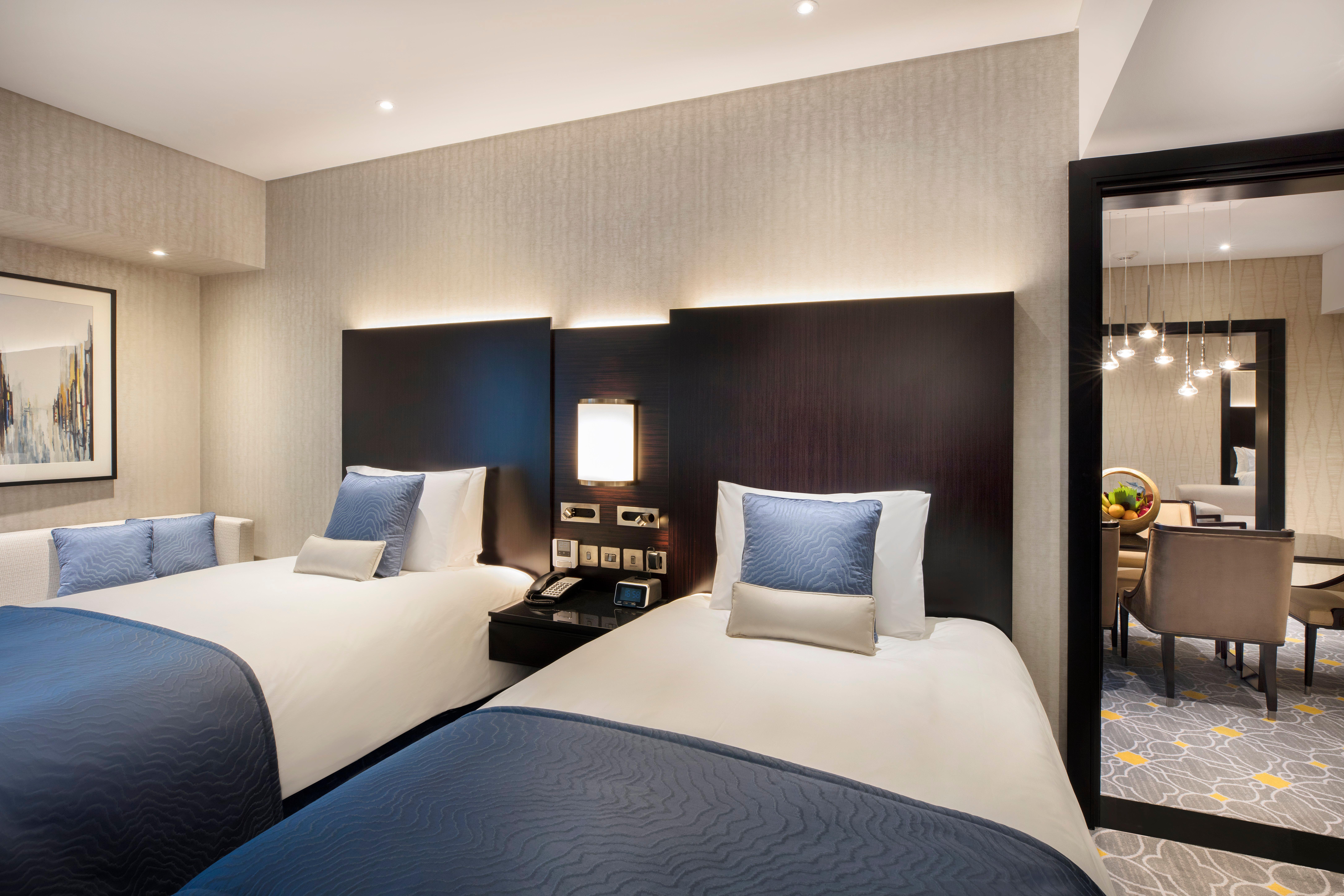 Crowne Plaza Bahrain By Ihg Hotel Manama Exterior photo Deluxe Suite
