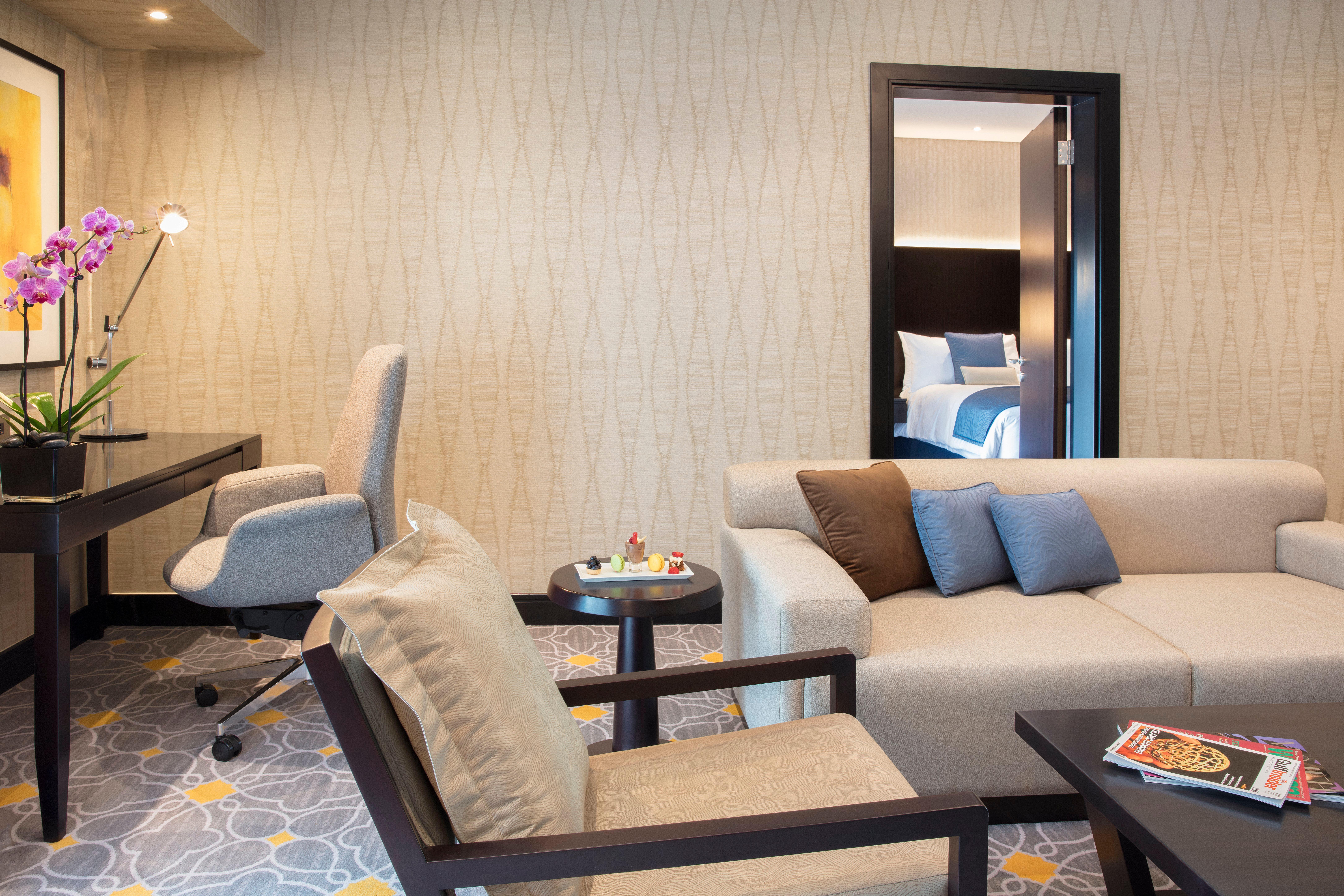 Crowne Plaza Bahrain By Ihg Hotel Manama Exterior photo A suite at the hotel
