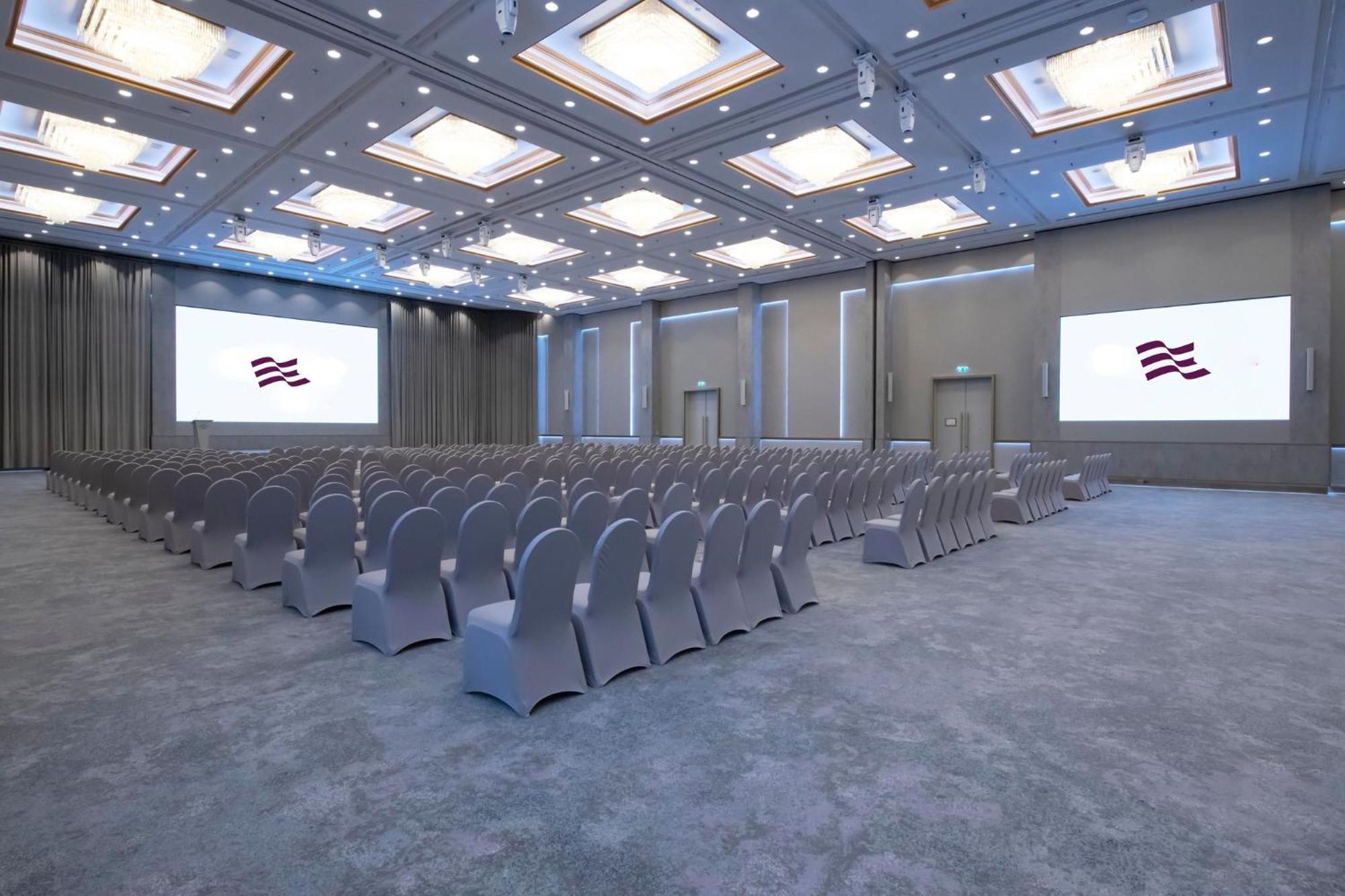 Crowne Plaza Bahrain By Ihg Hotel Manama Exterior photo
