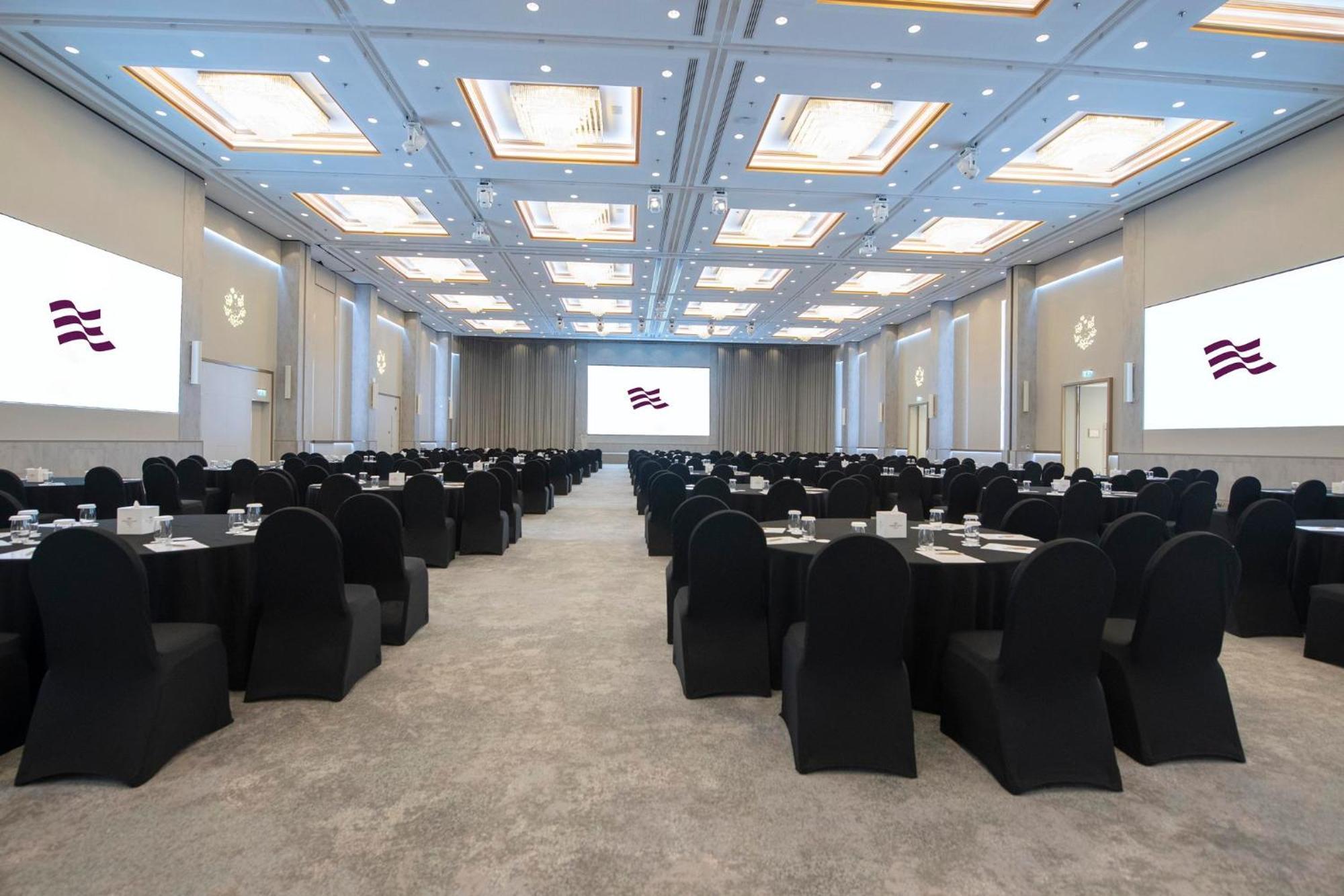 Crowne Plaza Bahrain By Ihg Hotel Manama Exterior photo