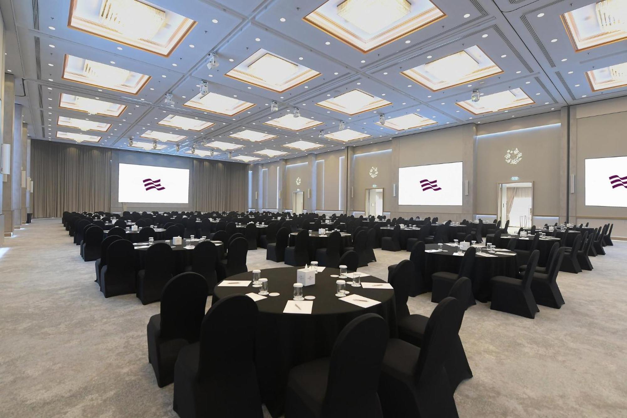 Crowne Plaza Bahrain By Ihg Hotel Manama Exterior photo